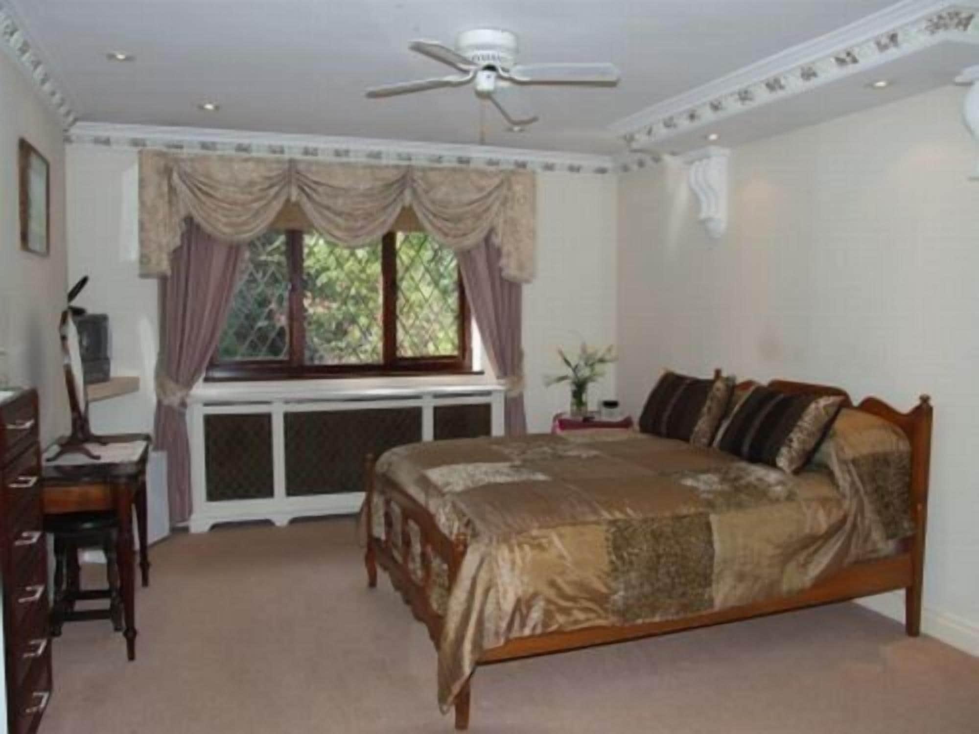 Pensiune Cotswold House 4*